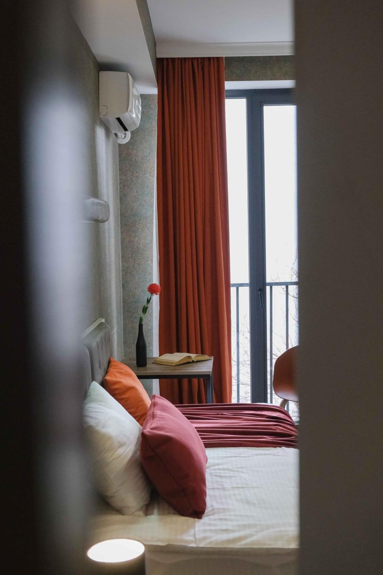 Round Garden Hotel ティビリシ エクステリア 写真